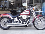 HARLEY−DAVIDSON FLSTS