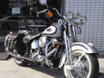 HARLEY−DAVIDSON FLSTS